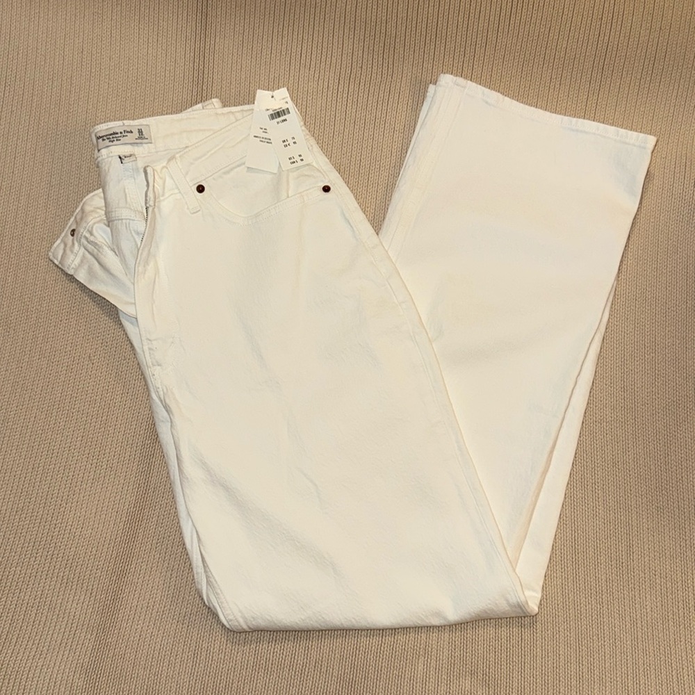 Abercrombie & Fitch White Curve Love Jeans — NWT